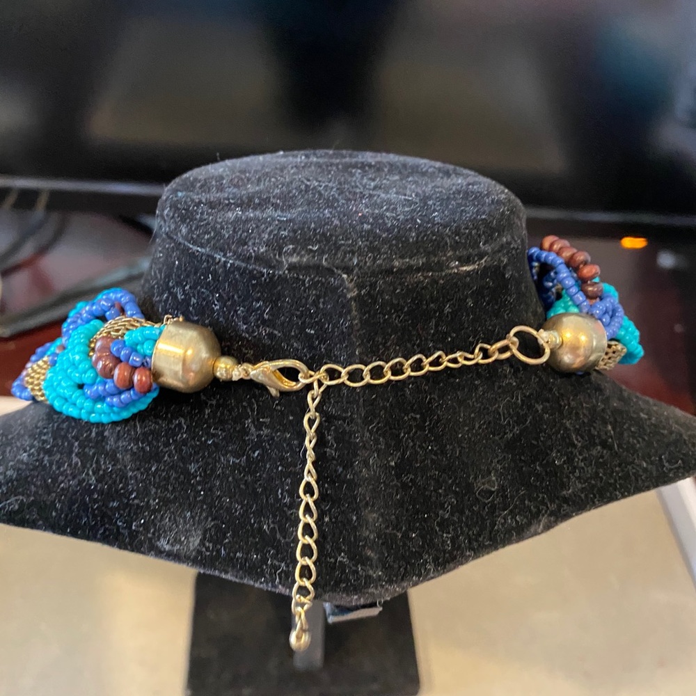 Beaded necklace - Picture 3 of 4